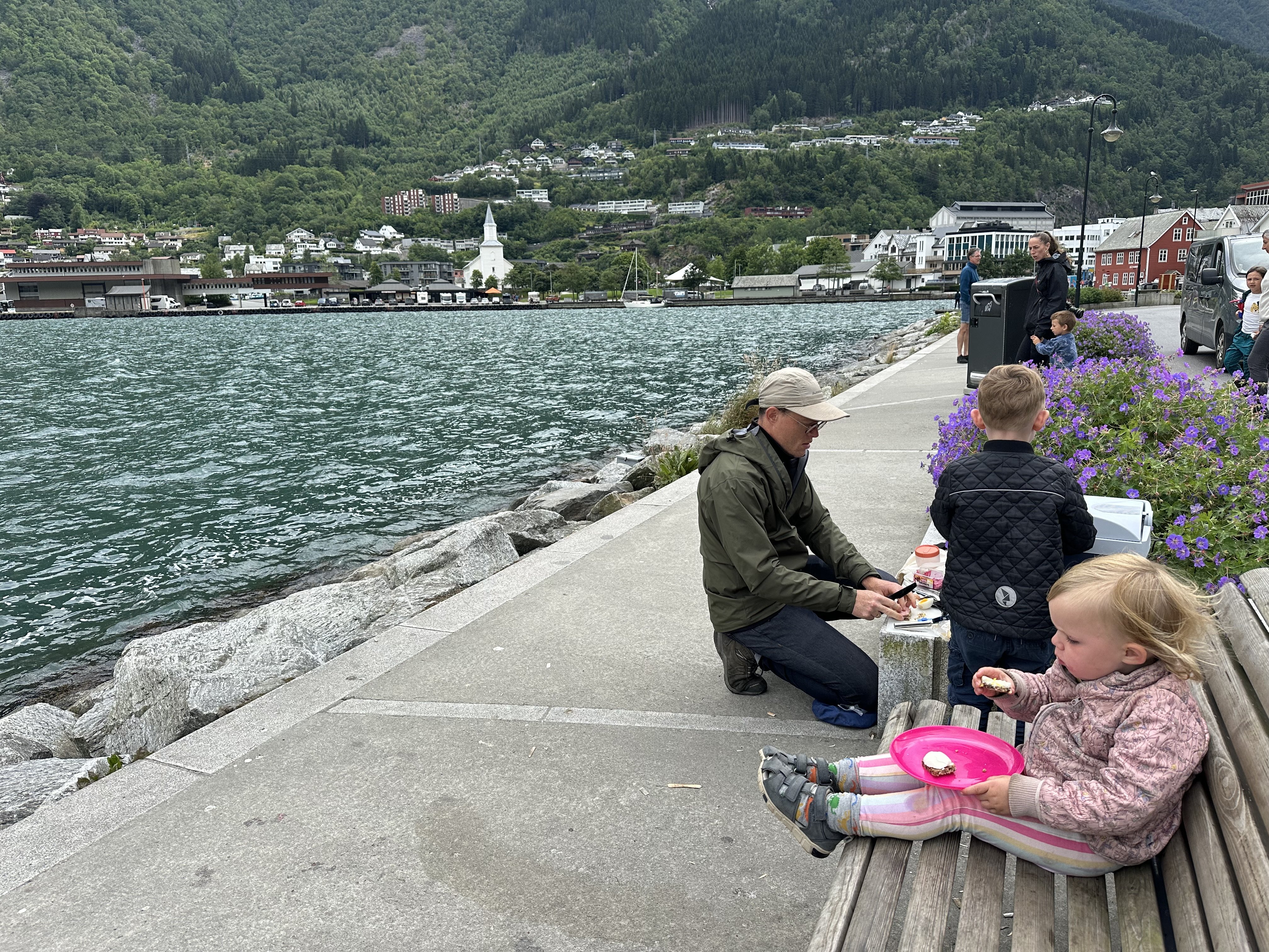 Frokost inden afgang mod Halne afddb3ed-9fad-4b0d-8f3e-739f15f74bca