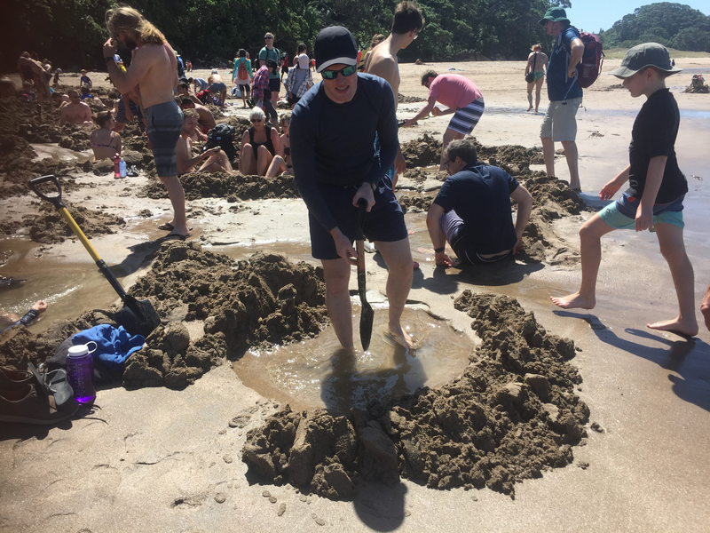 Udgravning af det varme vand! hot water beach